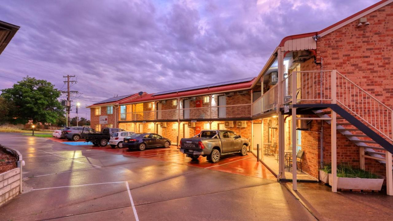 Canowindra Riverview Motel 外观 照片