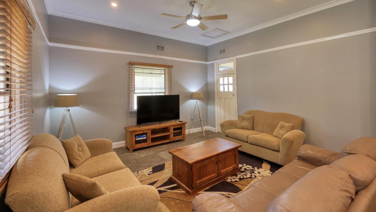 Canowindra Riverview Motel 外观 照片